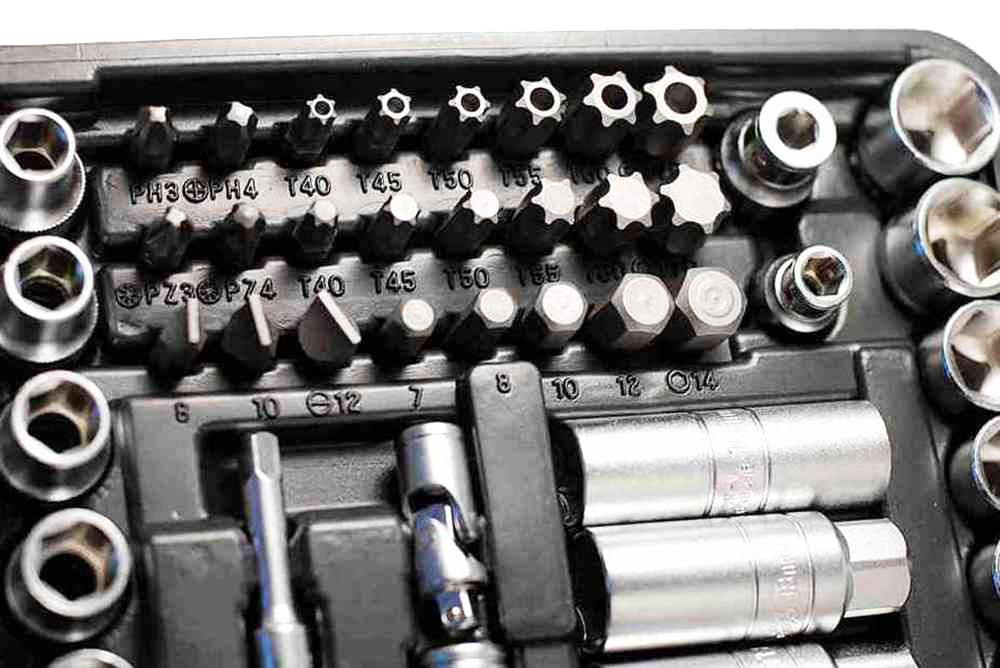 Selta Taiwan 150pc 1/4"-3/8"-1/2" Dr. 6PT Reg. Deep & Female E-Star Socket & Bits Set