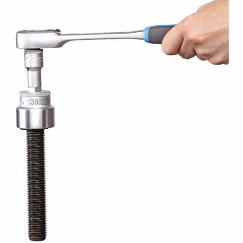 1/2" Dr. Cr-V Universal Extension with Magnetic One Hand Operation Confined Area