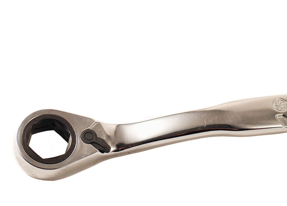 Tactix 19mm 6PT Hex Pass-Thru 72T Reversible Ratchet Wrench for Go-Through Socket