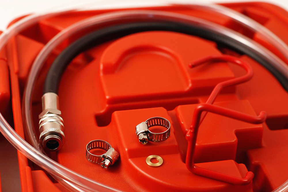 Selta Taiwan 7pc MFI Multi-Port Fuel Injection Pressure Tester Kit Ford, Chrysler, GM etc