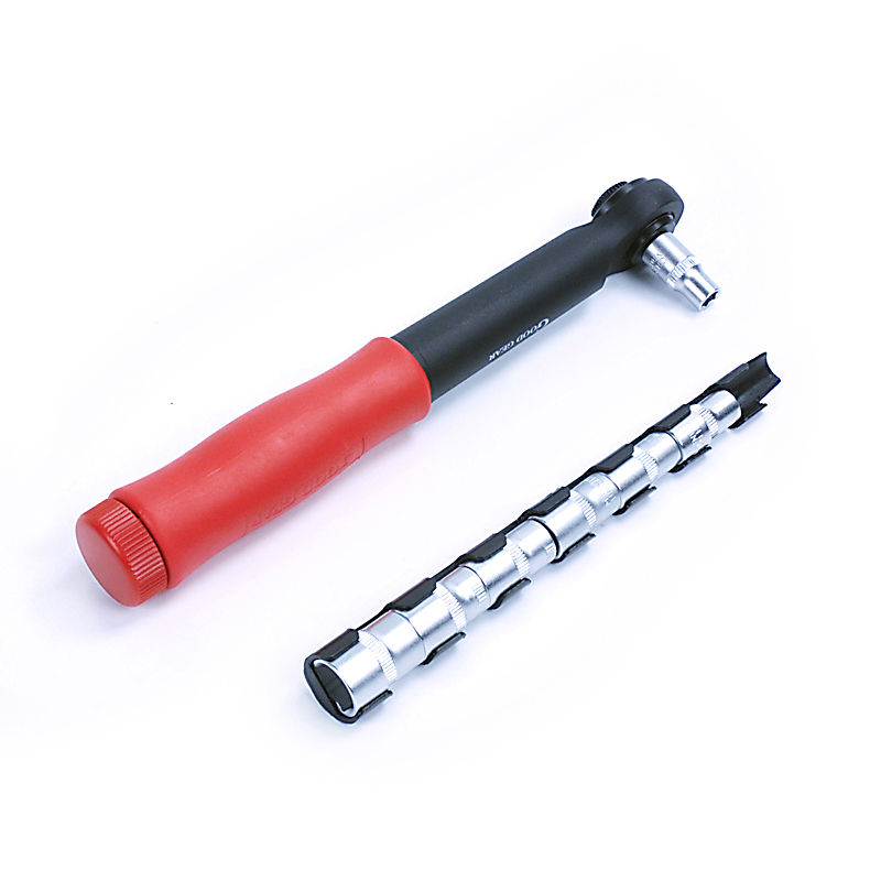 8-in-1 1/4" Dr. Cr-V 6-13mm Socket Set with Reversible Ratchet Handle