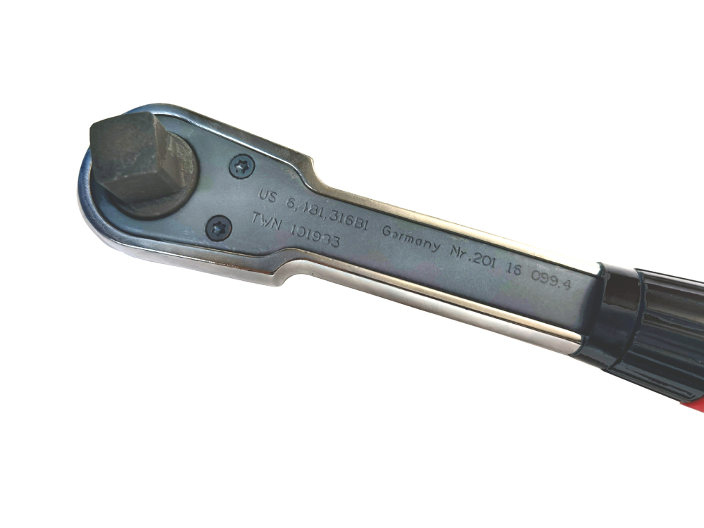 Selta Taiwan 1/2" Dr. 60T Cr-V One Hand Switch Reversible Socket Ratchet Handle