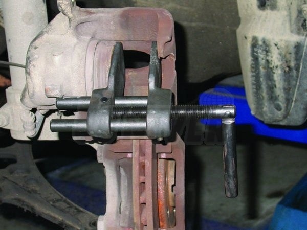 Heavy Duty Brake Pad Spreader Caliper Retract Piston 70mm Max Spread Tommy Bar