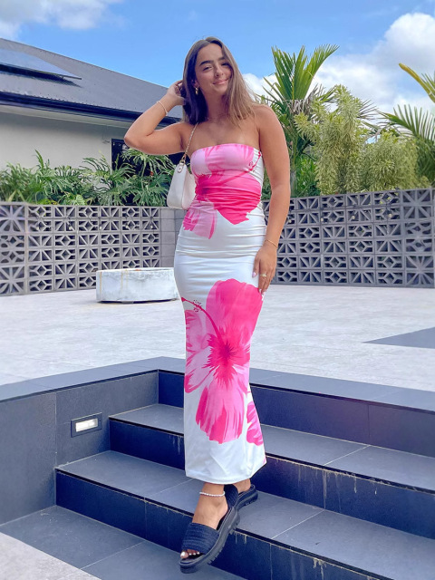 New Western-style, chic, and sexy form-fitting strapless maxi dress—perfect for vacation., Cailan (Chongqing) International Trading Co., Ltd,New Western-style, chic, and sexy form-fitting strapless maxi dress—perfect for vacation.