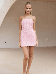 Chic and sexy floral strapless bodycon dress—a blend of alluring and innocent styles., Cailan (Chongqing) International Trading Co., Ltd,Chic and sexy floral strapless bodycon dress—a blend of alluring and innocent styles.