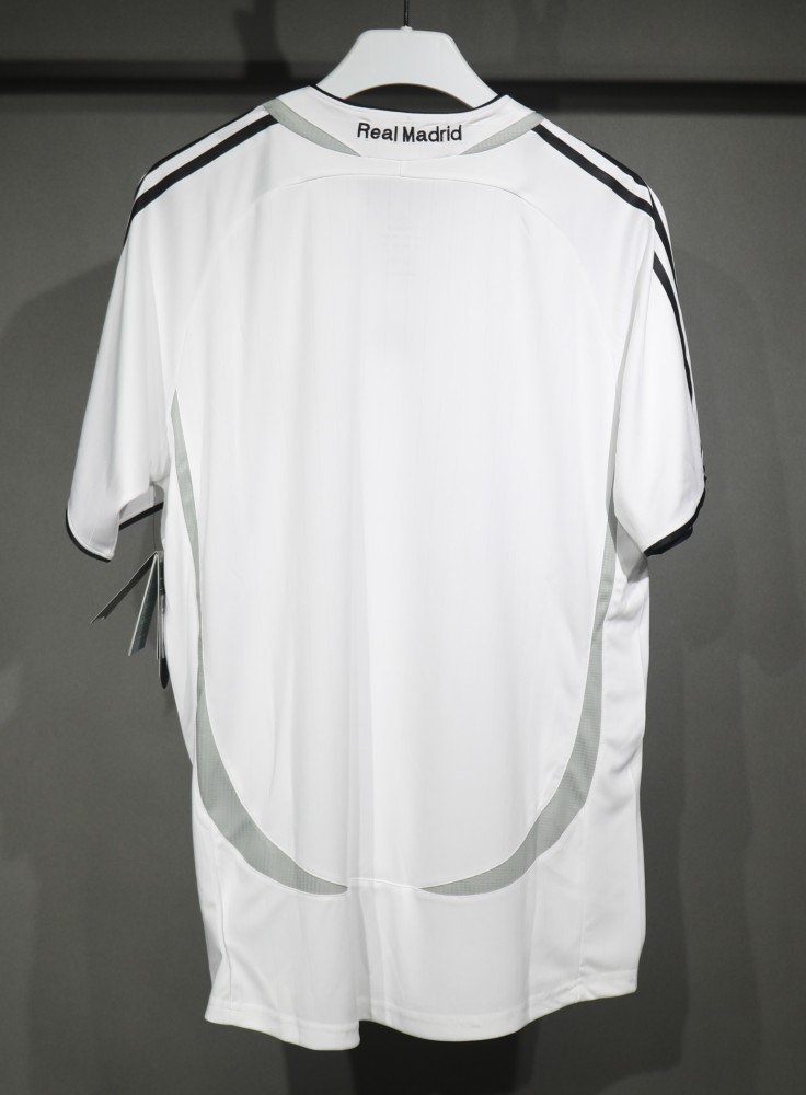 2006/07 Real Madrid Home Retro Jersey Player Edition