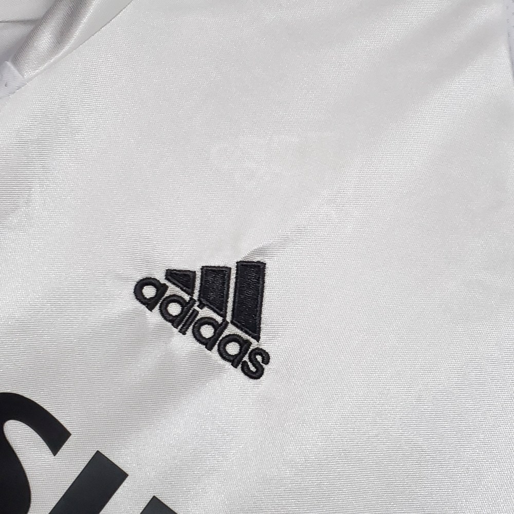 2004/05 Real Madrid Home Retro Jersey