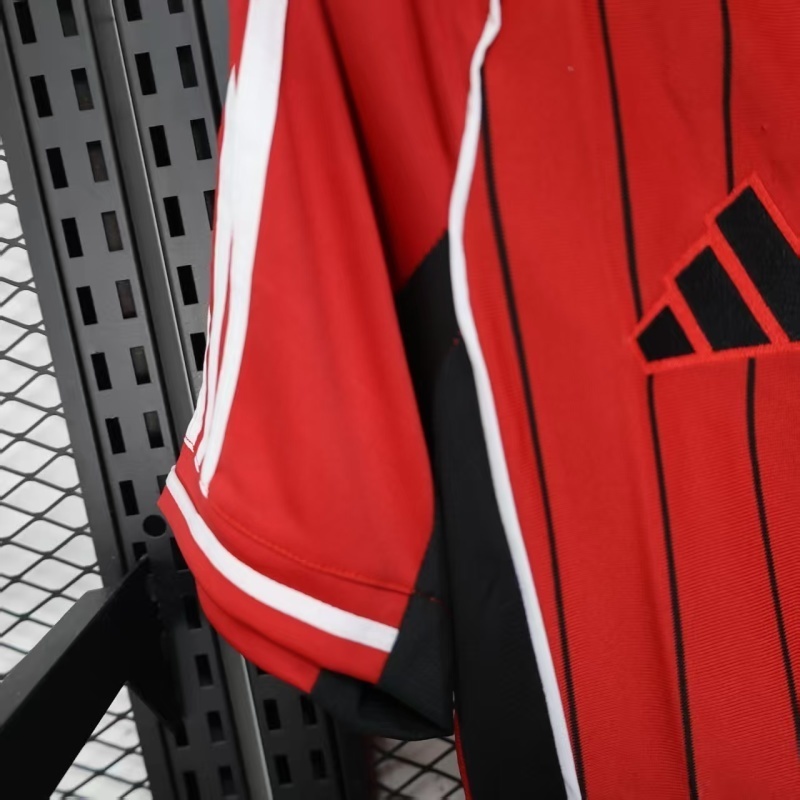 25-26 Manchester United Red Baseball Soccer Jersey