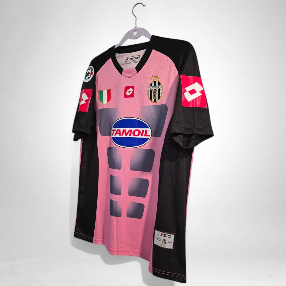 02-03 Juventus Goalkeeper Retro Jersey Pink