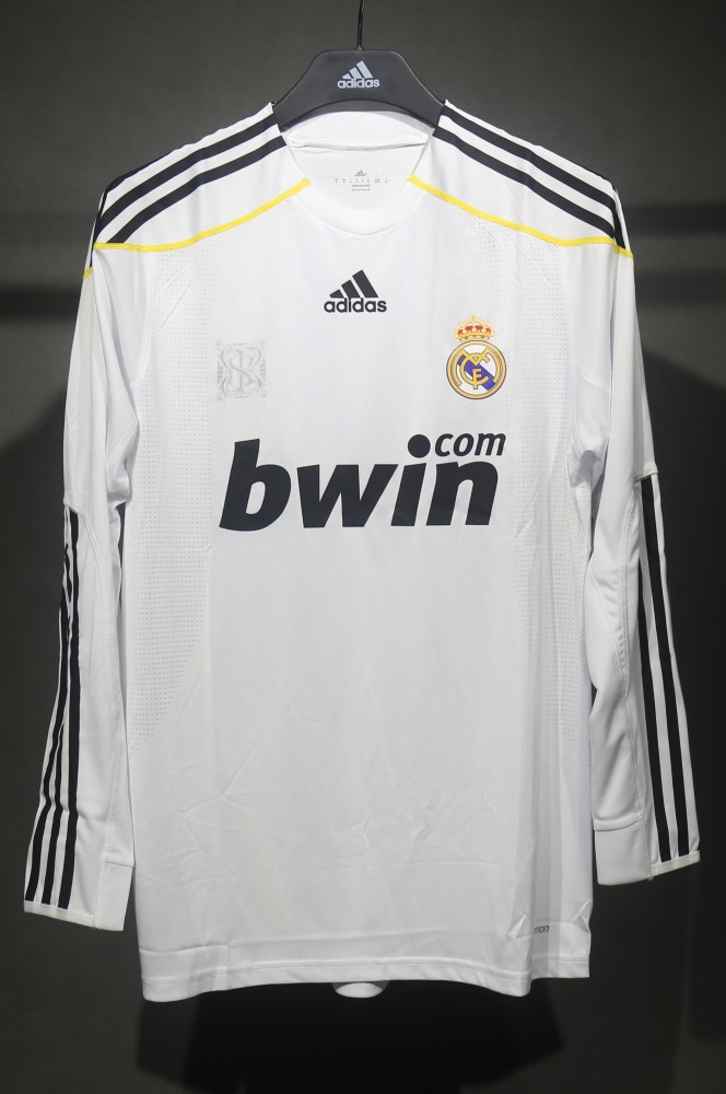 2009/10 Real Madrid Home Retro Jersey Player Edition Long Sleeve