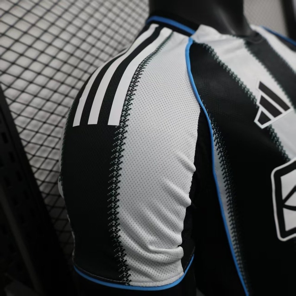 25-26 Newcastle United Home Soccer Jersey Player Version