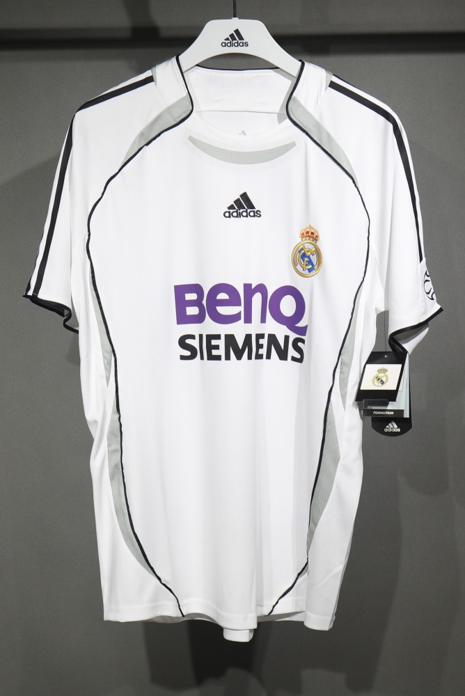 2006/07 Real Madrid Home Retro Jersey Player Edition
