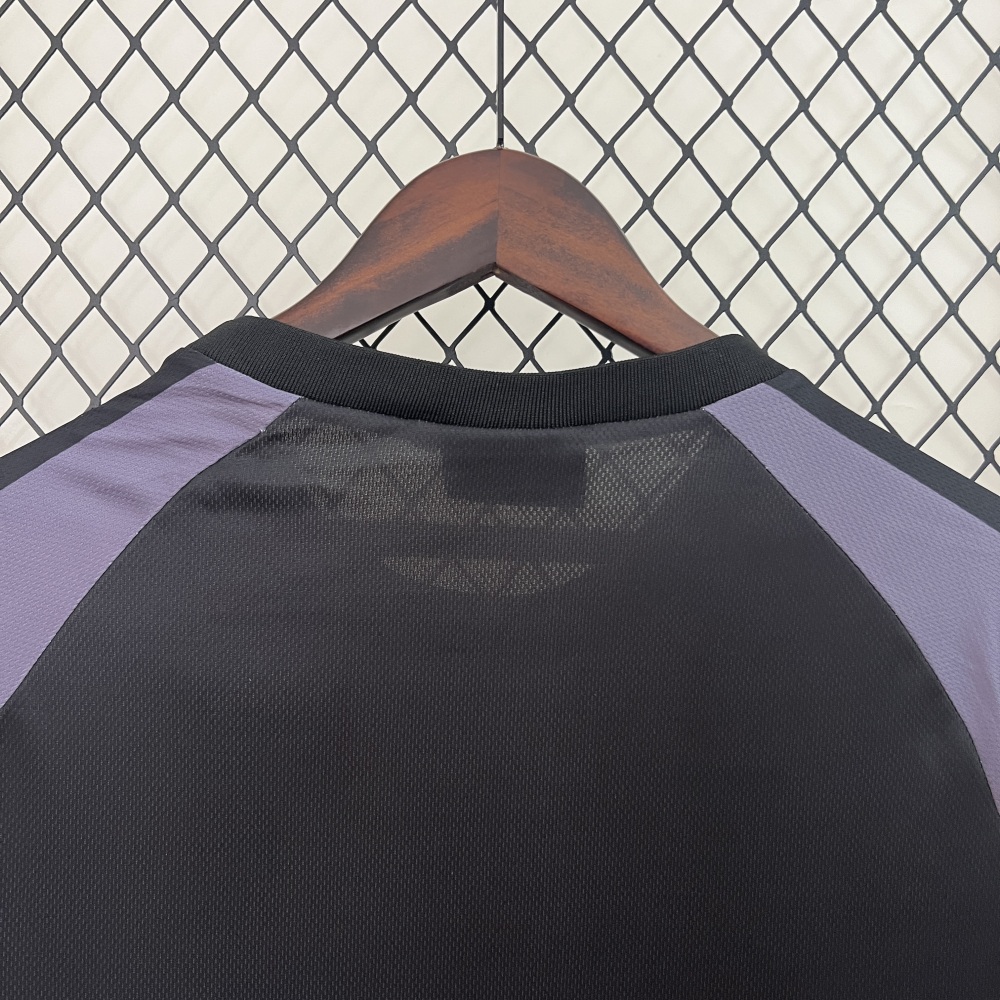 01-02 Juventus Goalkeeper Retro Soccer Jersey