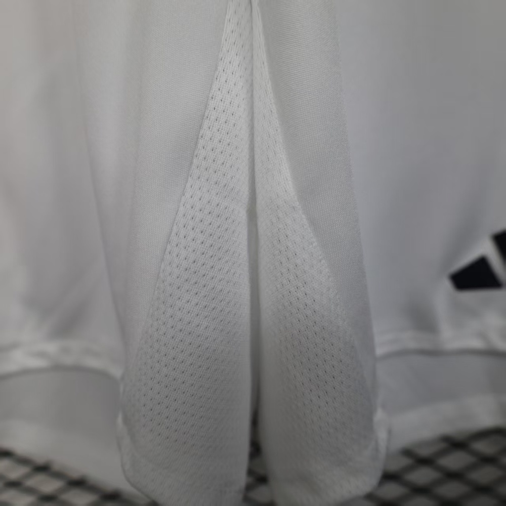 25-26 Manchester United Home Shorts White Player Version