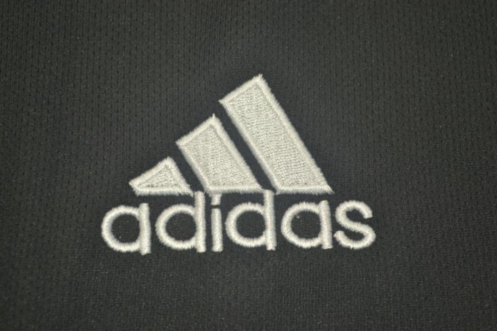 2004/05 Real Madrid Away Retro Jersey