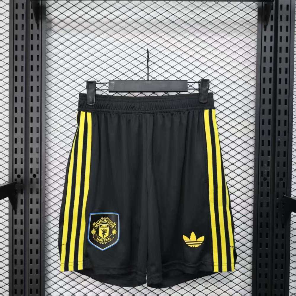 25-26 Manchester United Home Shorts Player Version