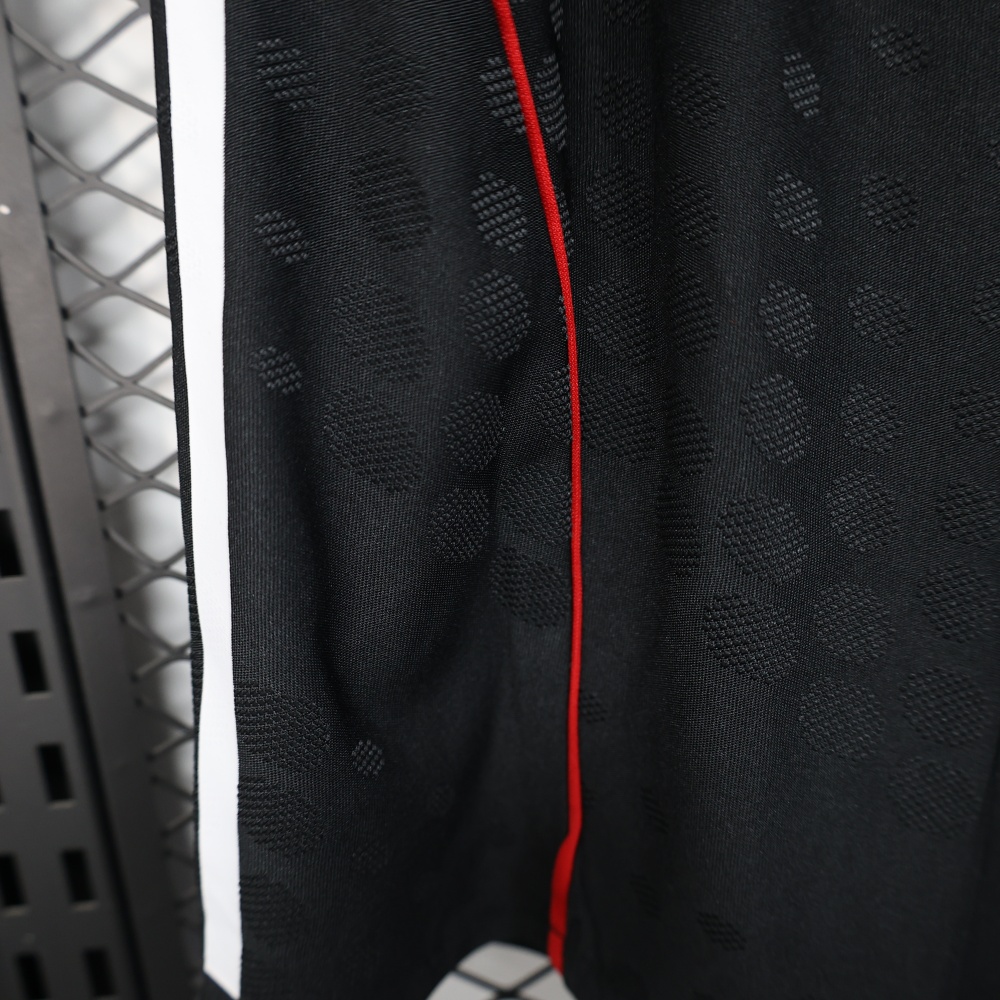 25-26 Liverpool Home Soccer Shorts Player Version
