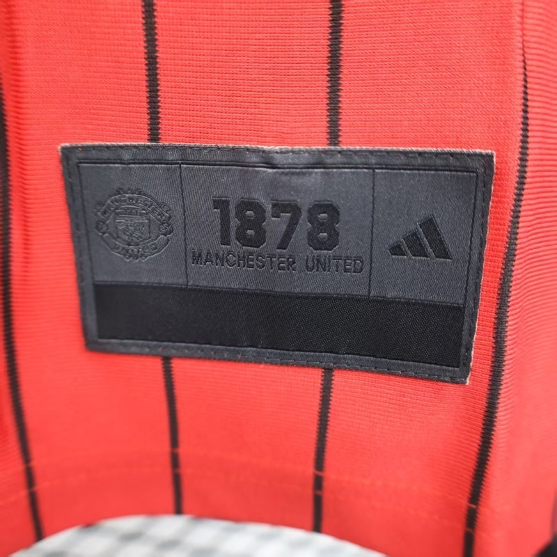 25-26 Manchester United Red Baseball Soccer Jersey
