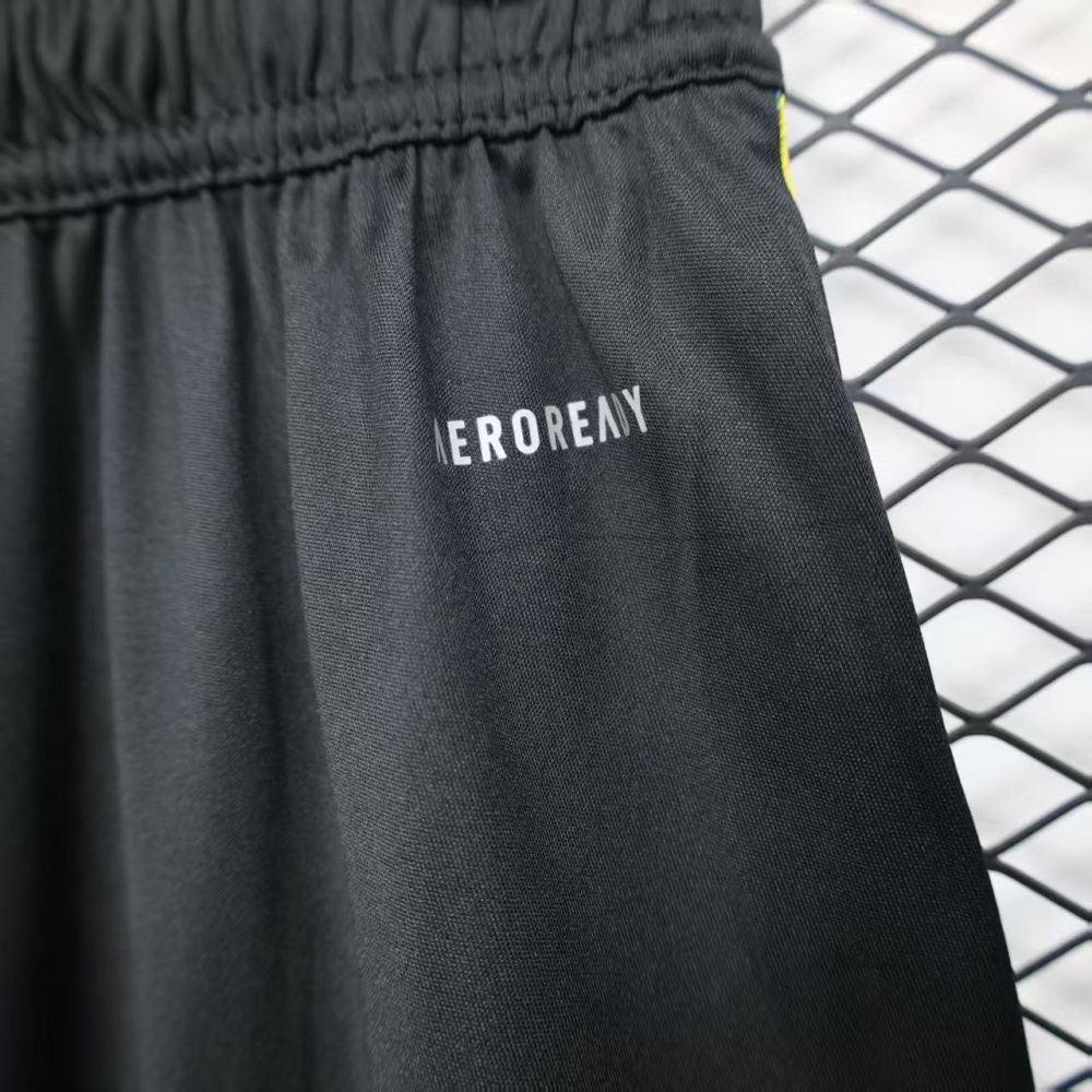 25-26 Manchester United Home Shorts Player Version
