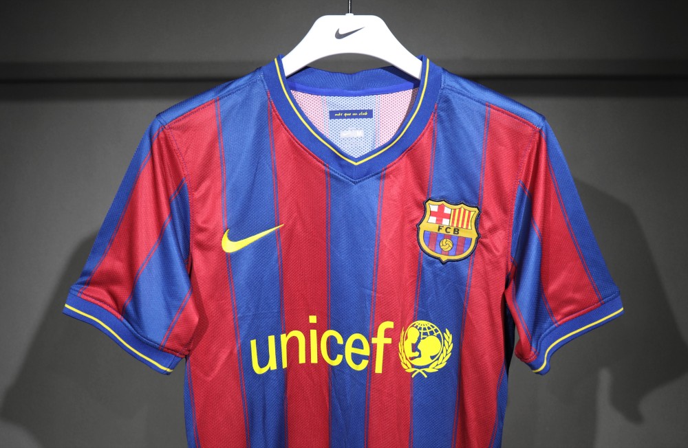 09-10 Barcelona Home Retro Jersey Player Edition