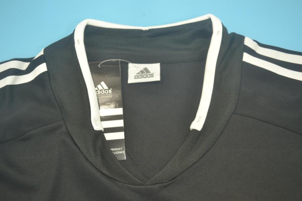 2004/05 Real Madrid Away Retro Jersey