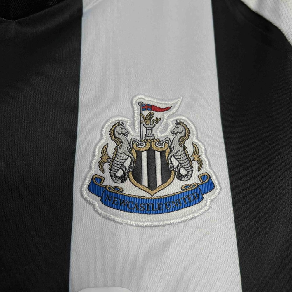 24-25 Newcastle United Home Soccer Jersey