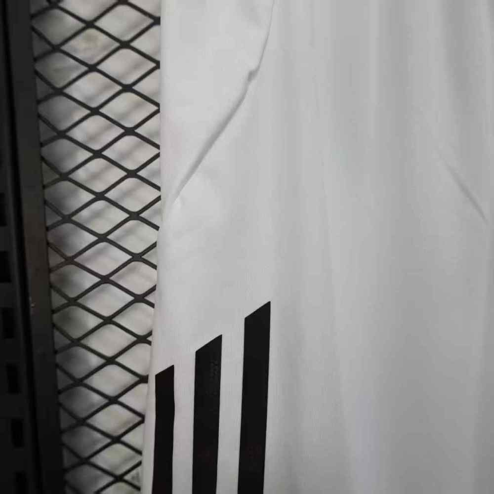 25-26 Manchester United Home Shorts White Player Version