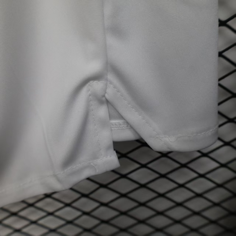 25-26 Manchester United Home Shorts White Player Version