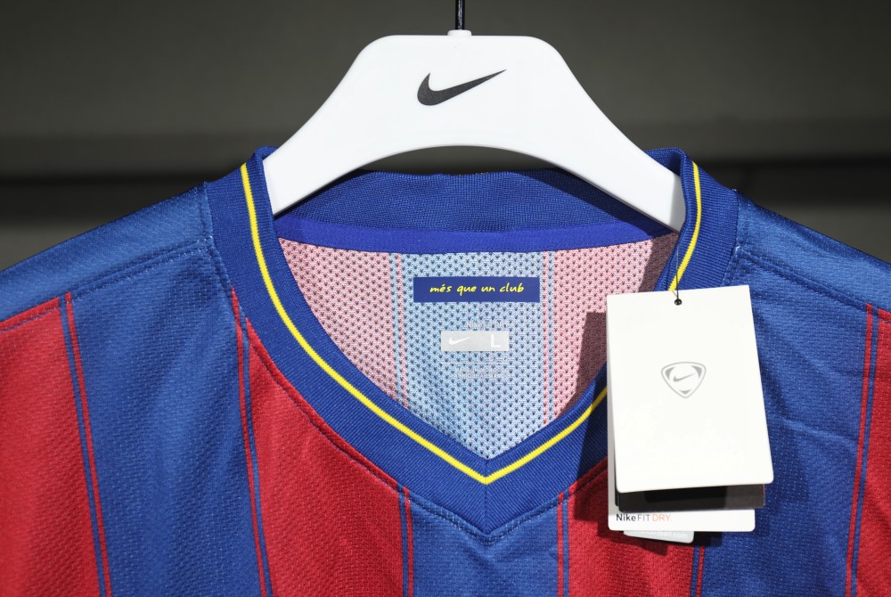 09-10 Barcelona Home Retro Jersey Player Edition