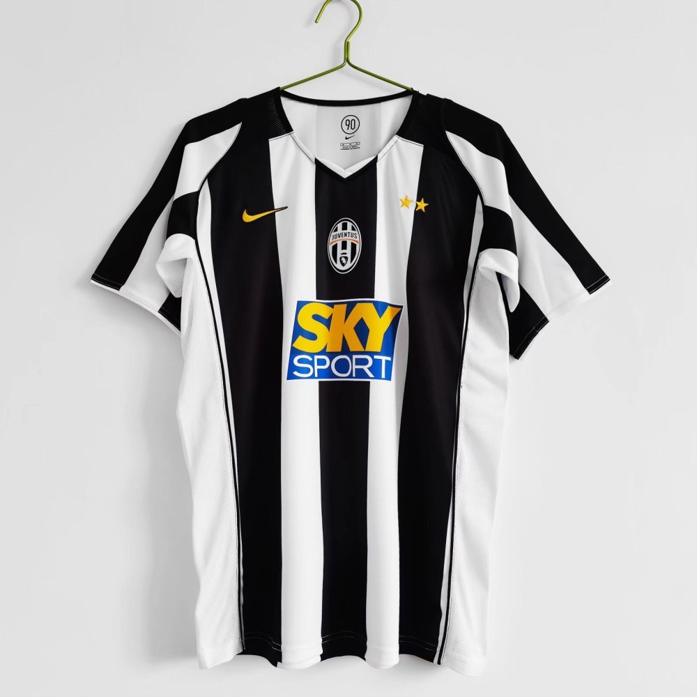 04-05 Juventus Retro Jersey Away