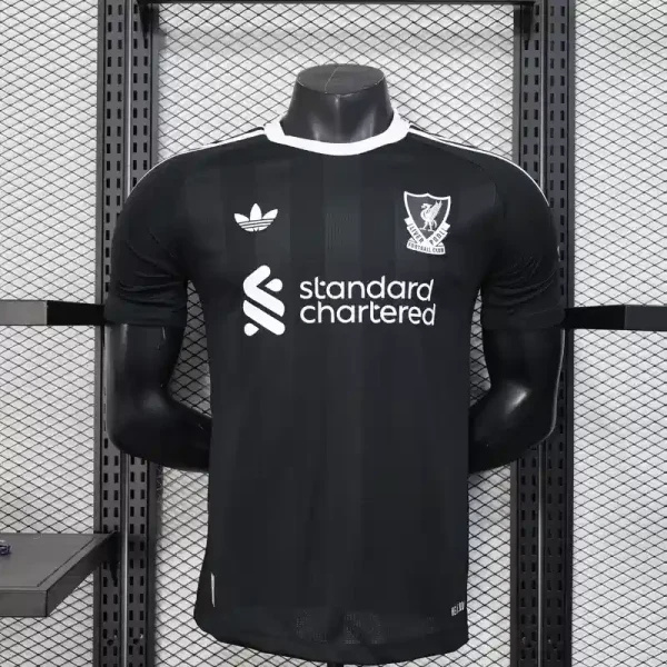 25-26 Liverpool Goalkeeper Black Soccer Jersey Player Version
