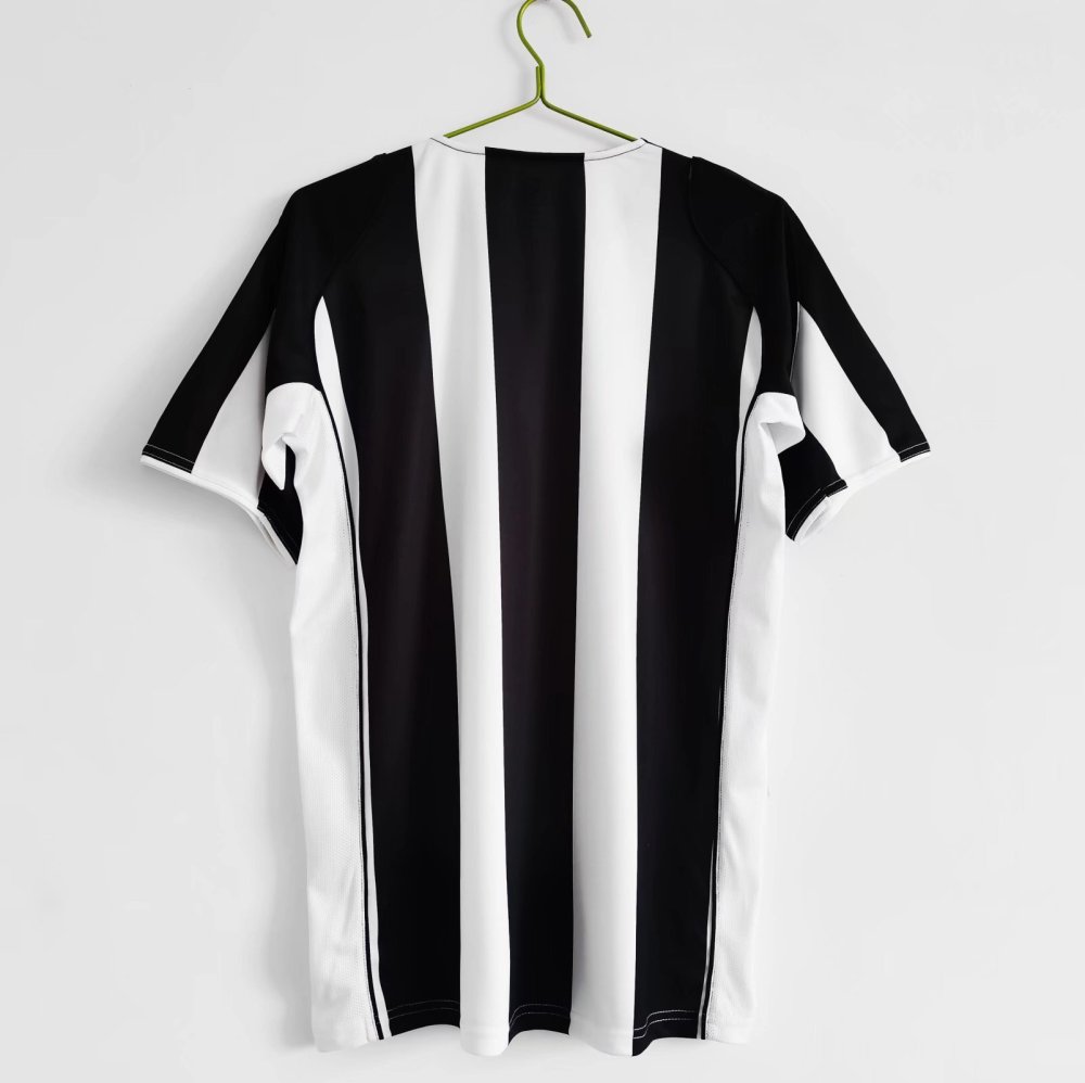 04-05 Juventus Retro Jersey Away