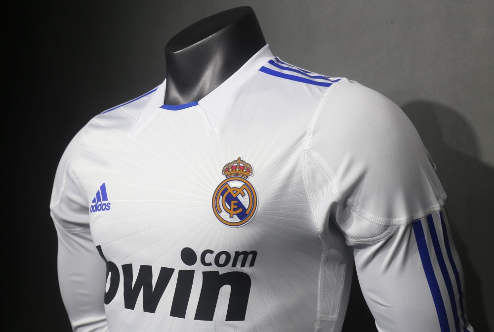 2010/11 Real Madrid Home Retro Jersey Player Version Long Sleeve