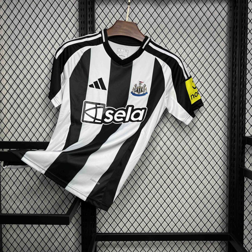 24-25 Newcastle United Home Soccer Jersey