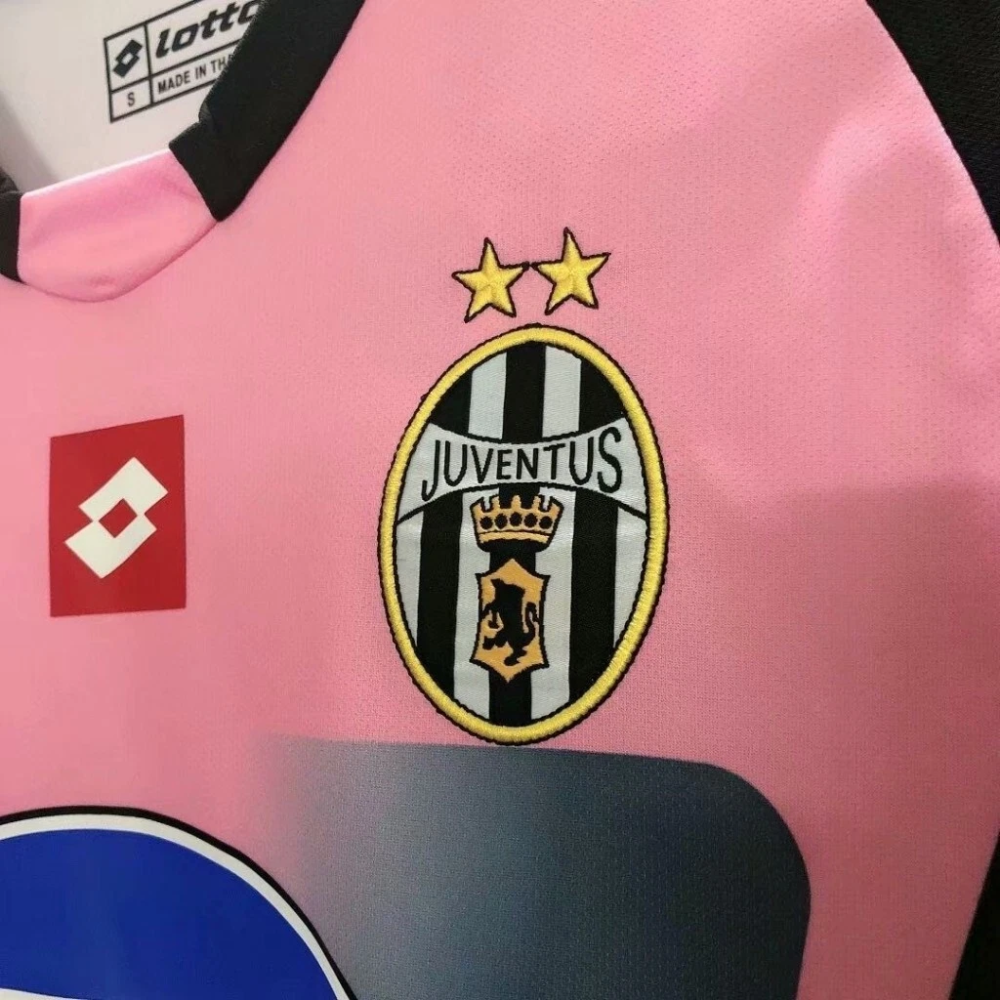 02-03 Juventus Goalkeeper Retro Jersey Pink