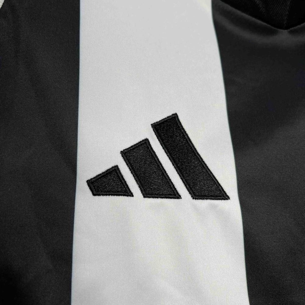 24-25 Newcastle United Home Soccer Jersey