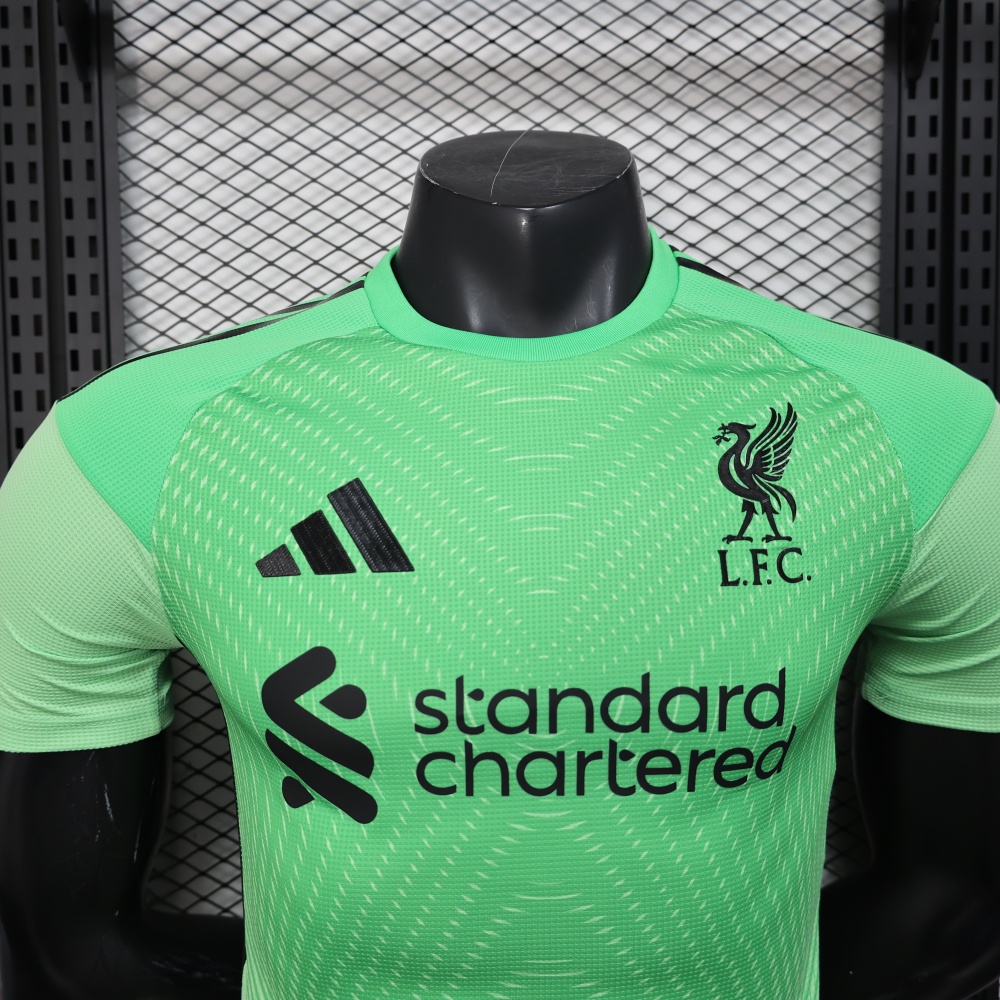 25-26 Liverpool Goalkeeper Green Soccer Jersey Player Version