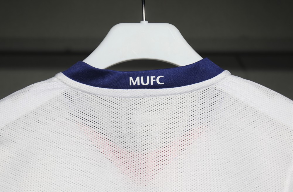 08-09 Manchester United Away Retro Jersey Player Edtion