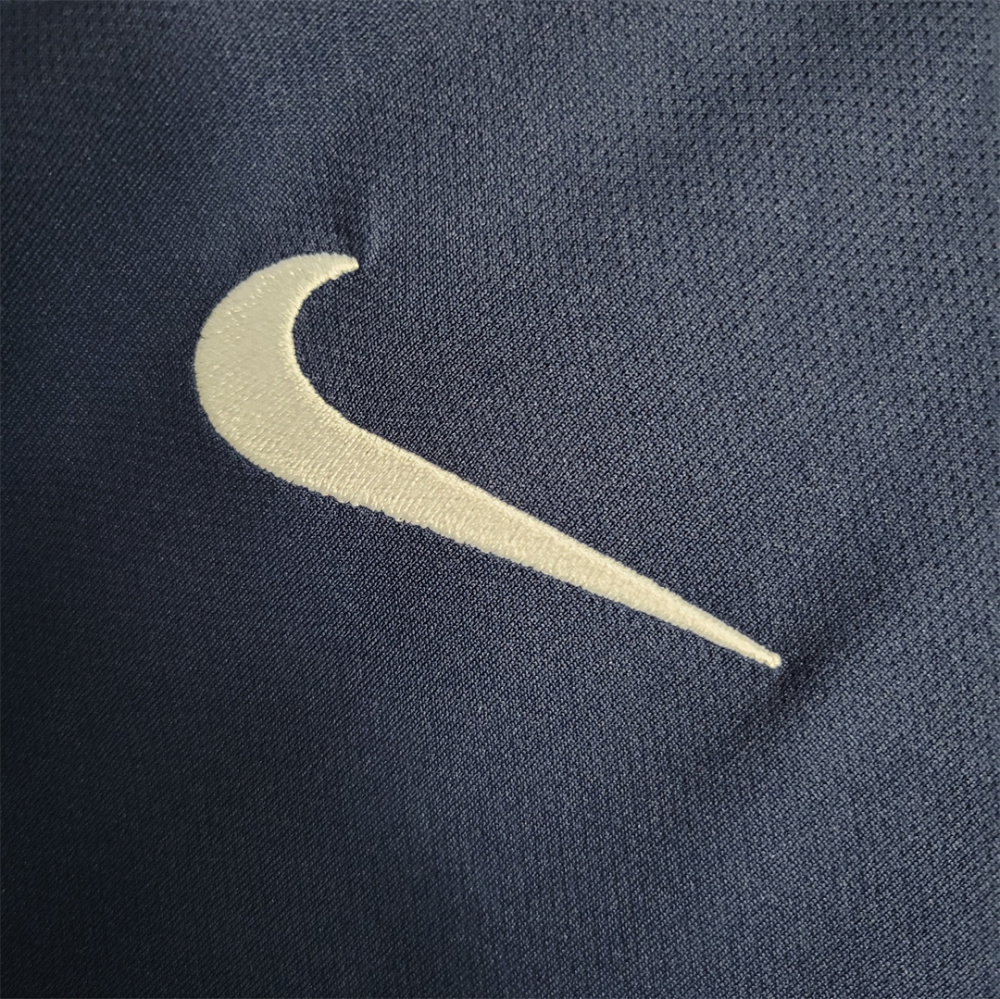 17-18 Paris Saint-Germain Home Jersey