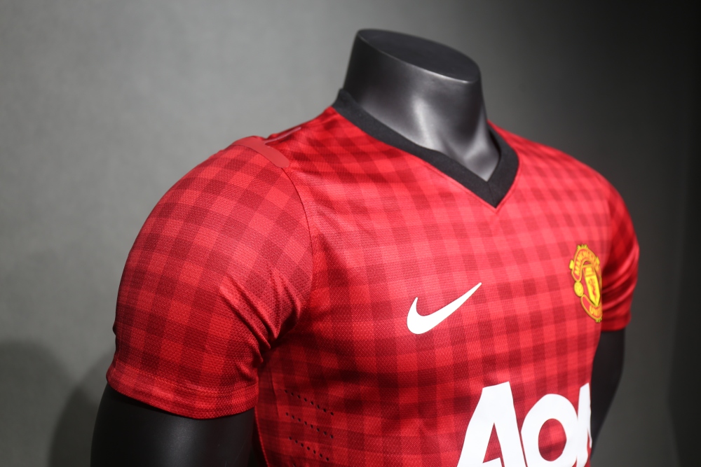 12-13 Manchester United Home Retro Jersey Player Edtion