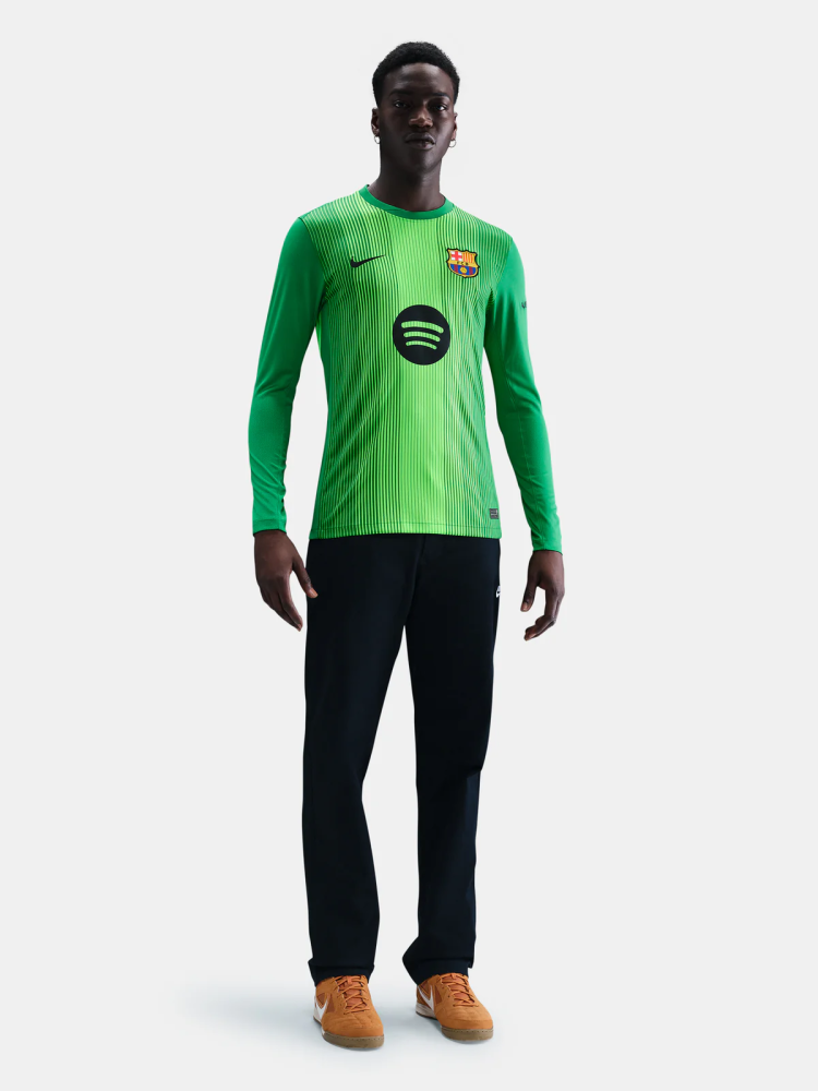 25-26 Barcelona Goalkeeper Soccer Jersey Long Sleeve Green