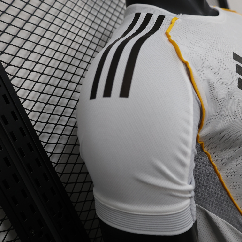 25-26 Real Madrid Home Soccer Jersey Player Version