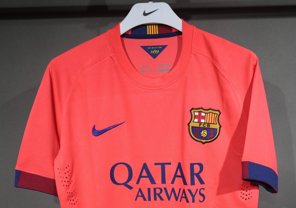 14-15 Barcelona Away Retro Jersey Player Version Pink
