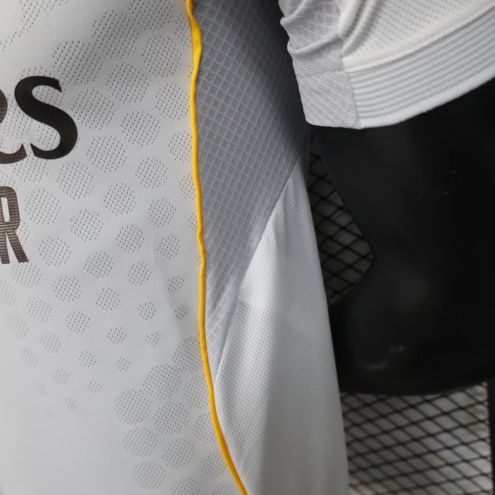 25-26 Real Madrid Home Soccer Jersey Player Version