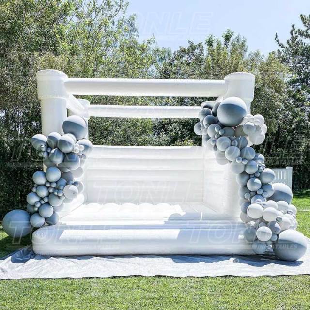 custom inflatable wedding bouncy castle