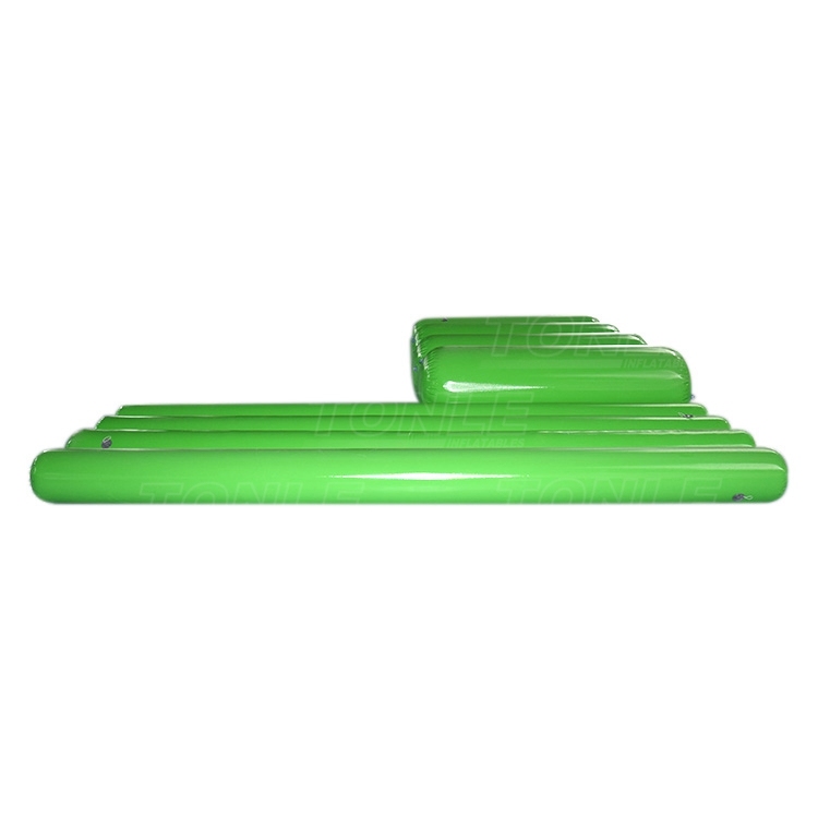 inflatable water barrier
