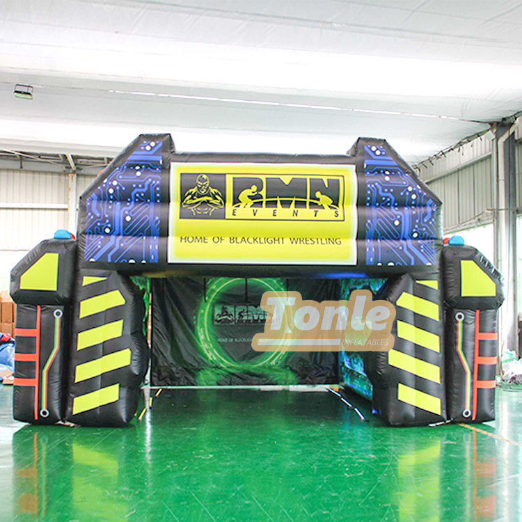 Commercial activity space inflatable tunnel