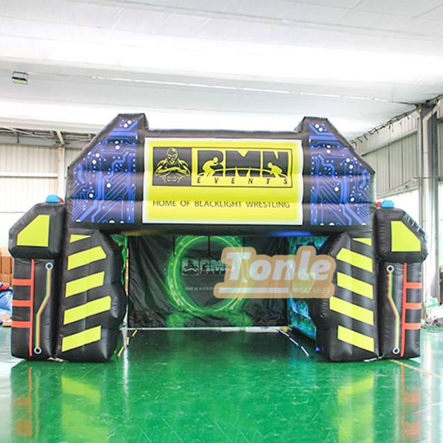 Commercial activity space inflatable tunnel