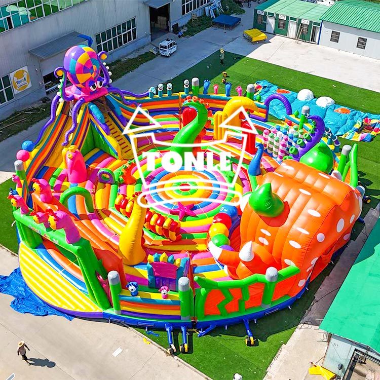 Factory customized round kids commercial large inflatable playground