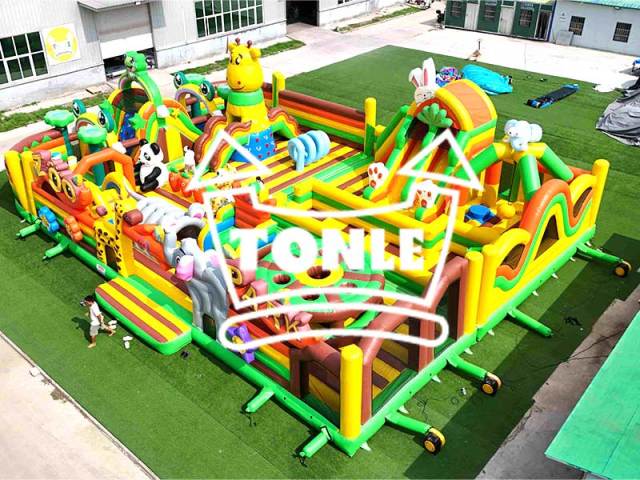 Inflatable playground for zoos, inflatable animal park for children and adults